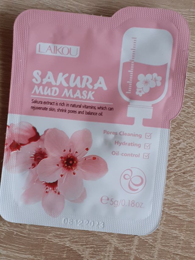 akcja denkowanie! grudzień - kosmetyki w świątecznych opakowaniach i świątecznych kolorach 🎄❄️⛄🎀🎁🎅