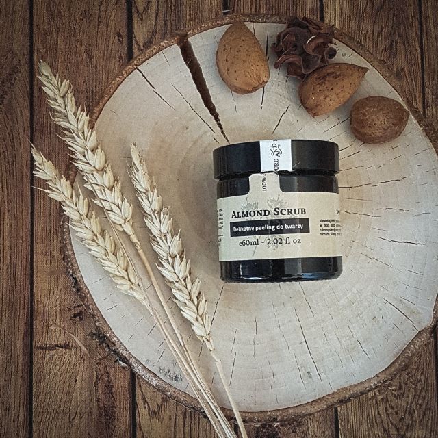 Make Me Bio Peeling do twarzy, Almond Scrub, Delikatny