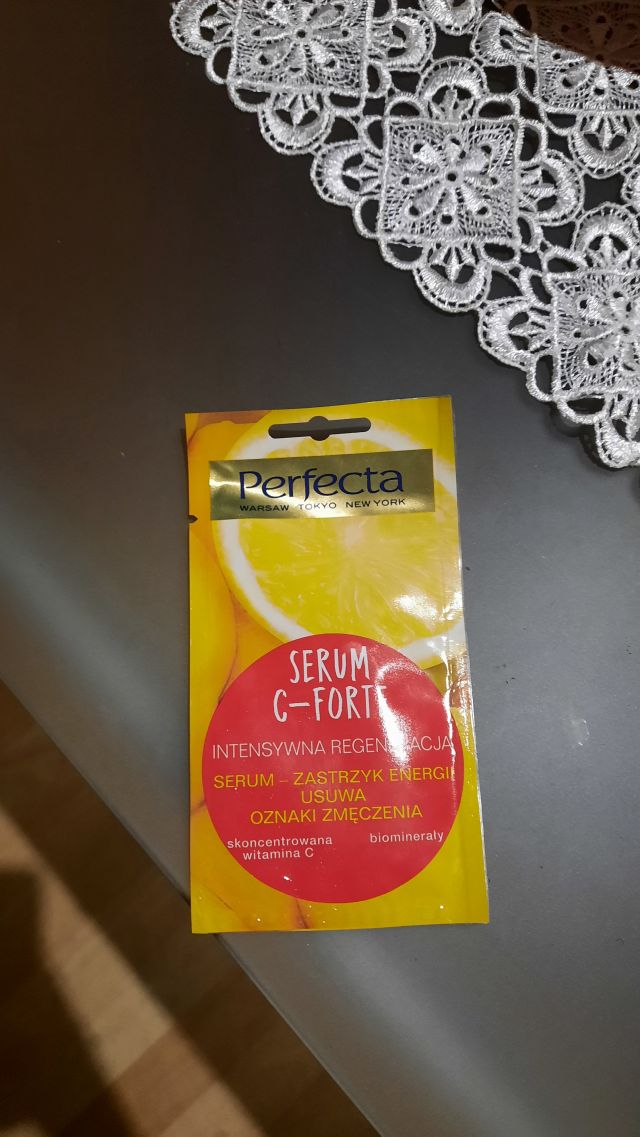 Perfecta Serum C-Forte, Serum do twarzy, Intensywnie regenerujące, Zastrzyk energii usuwający oznaki zmęczenia 
