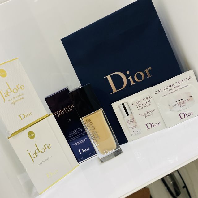 Dior Forever Skin Glow, Podkład do twarzy, Rozświetlający, 0N