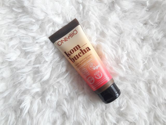 OnlyBio Pasta peelingująca przeciw zaskórnikom, kombucha, Pestki moreli + papaina