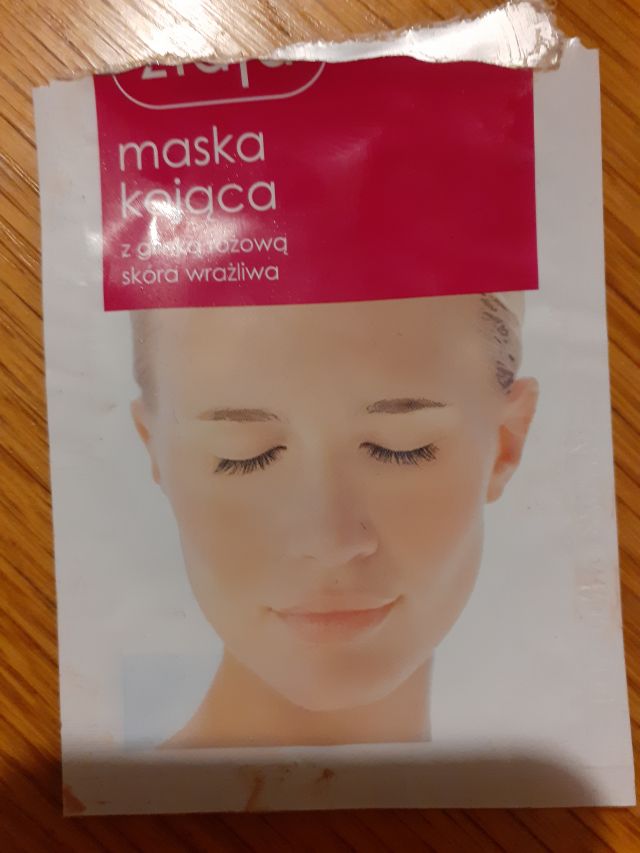 akcja denkowanie! grudzień - kosmetyki w świątecznych opakowaniach i świątecznych kolorach 🎄❄️⛄🎀🎁🎅