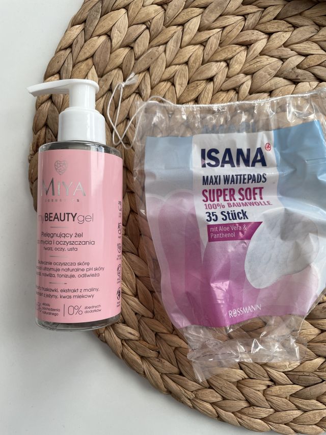 akcja denkowanie! grudzień - kosmetyki w świątecznych opakowaniach i świątecznych kolorach 🎄❄️⛄🎀🎁🎅