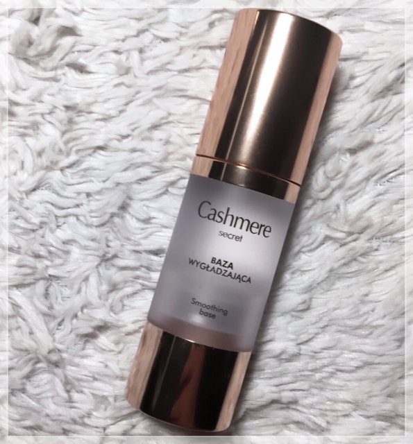 Cashmere Baza pod makijaż, Secret, Wygładzająca