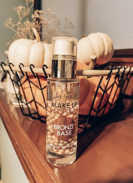 Bielenda Make-up Academie, Baza pod makijaż, Bronze Base, Efekt słonecznego blasku