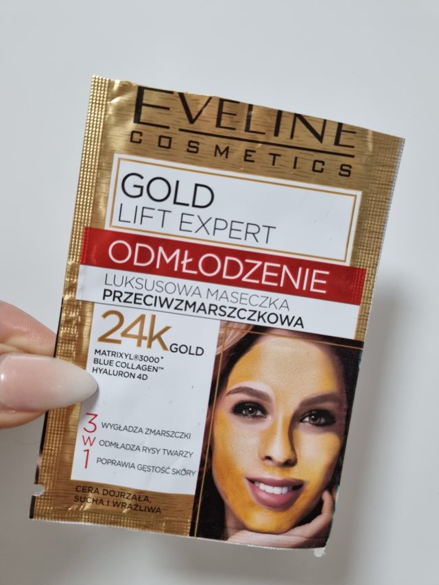 akcja denkowanie! grudzień - kosmetyki w świątecznych opakowaniach i świątecznych kolorach 🎄❄️⛄🎀🎁🎅