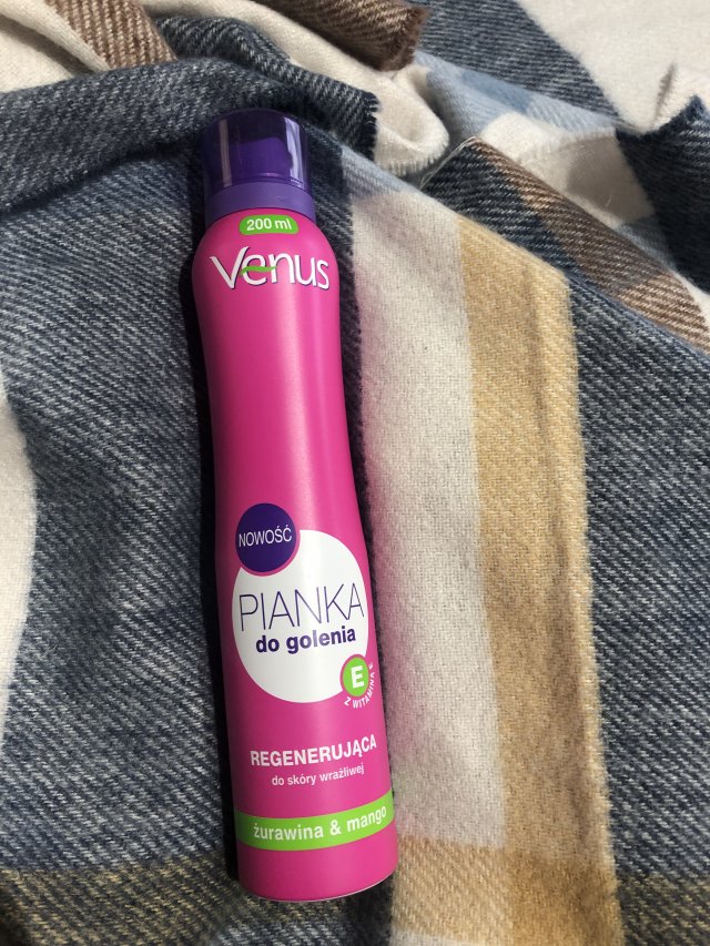 Venus Pianka do golenia, Regenerująca, Żurawina i mango