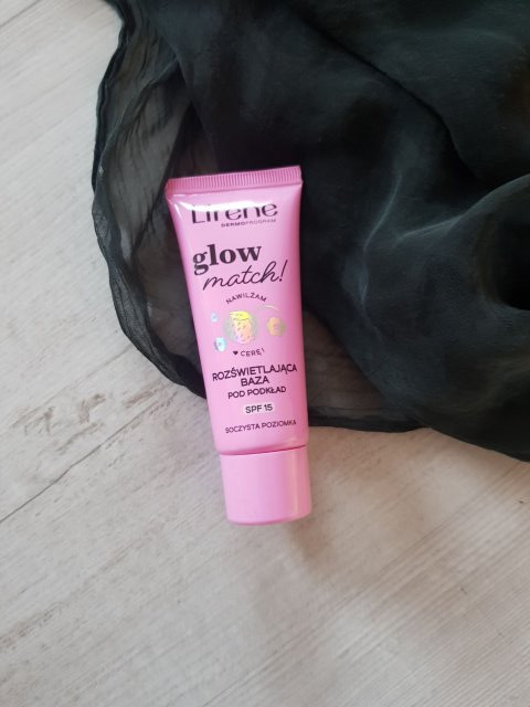 Lirene Baza pod makijaż, Glow Match!, Rozświetlająca, Soczysta Poziomka