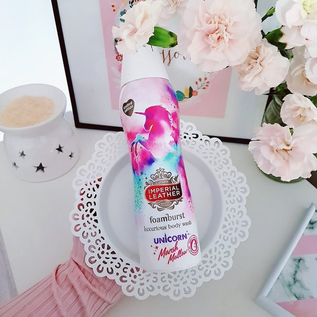 Imperial Leather, Żel pod prysznic w piance, Pianka do mycia ciała, Unicorn Marshmallow, Foamburst