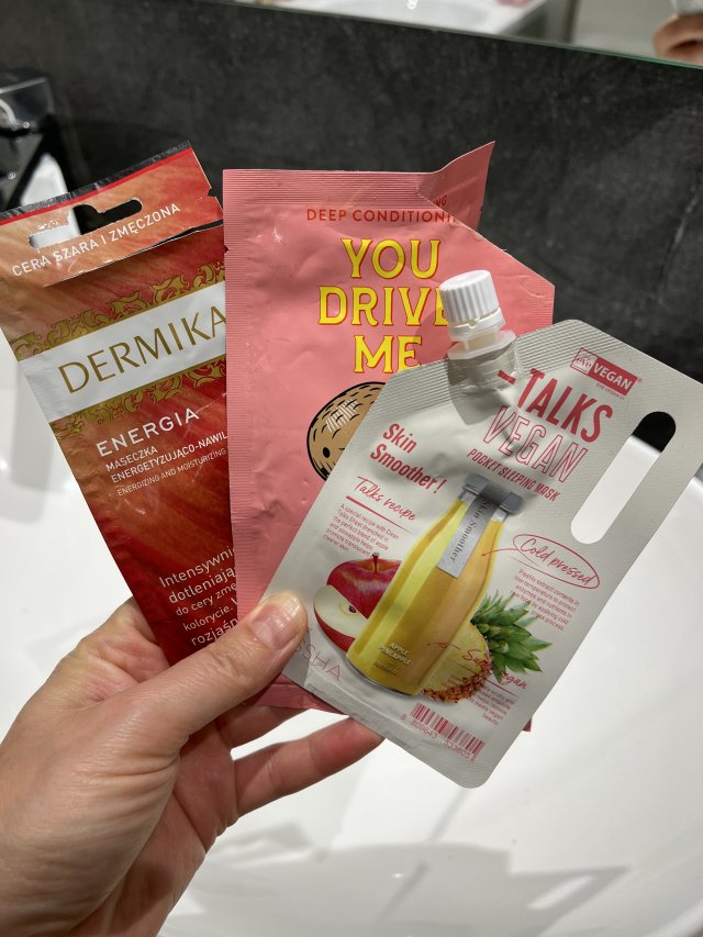 akcja denkowanie! grudzień - kosmetyki w świątecznych opakowaniach i świątecznych kolorach 🎄❄️⛄🎀🎁🎅