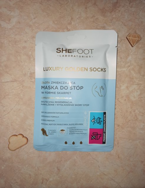 SheFoot Złota zmiękczająca maska do stóp Golden Luxury