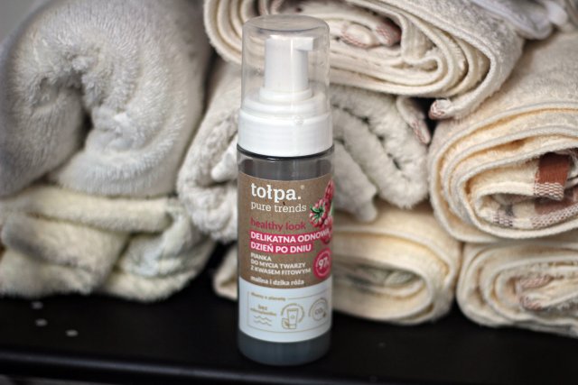 Tołpa Pure Trends, Healthy Look, Żel do mycia twarzy, Enzymatyczna odnowa, Malina i dzika róża 