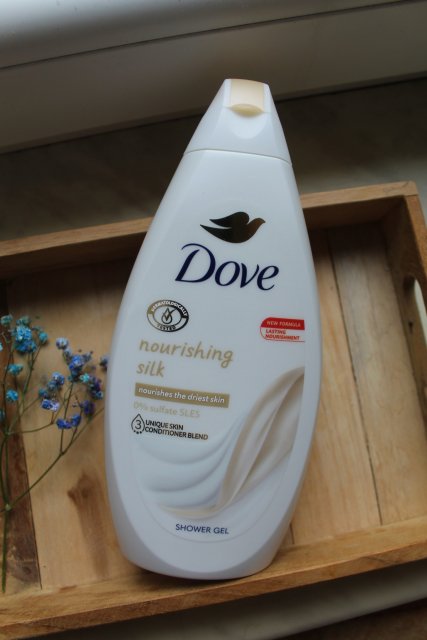 Dove Żel pod prysznic, Nourishing Silk