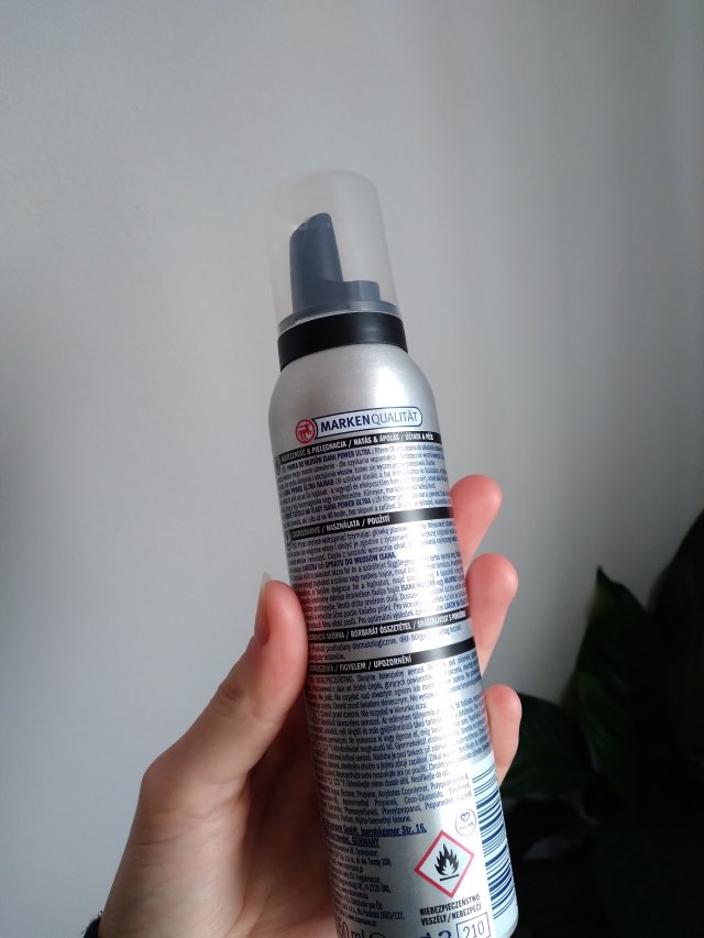 Isana Pianka do układania włosów, Power Ultra, nr 5 Doskonałe utrwalenie