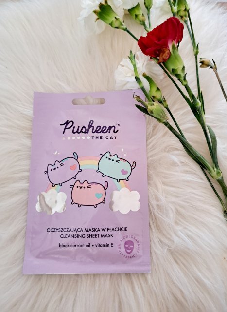 Sence Essentials Pusheen The Cat, oczyszczająca maseczka do twarzy w płachcie z olejkiem z czarnej pożeczki i witamina E
