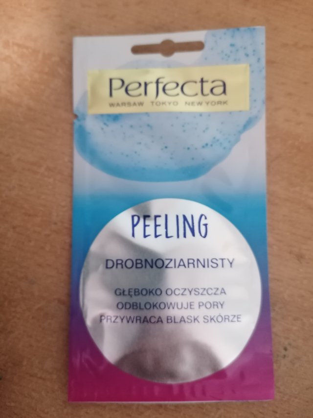 Perfecta Peeling do twarzy, Drobnoziarnisty, Głęboko oczyszcza, Odblokowuje pory, Przywraca blask skórze