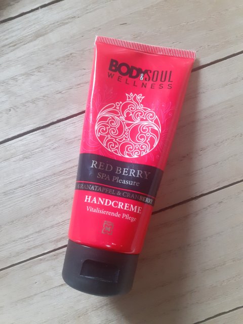 Body & Soul Krem do rąk, Wellness, Red Berry Spa Pleasure, Granatapfel & Cranberry