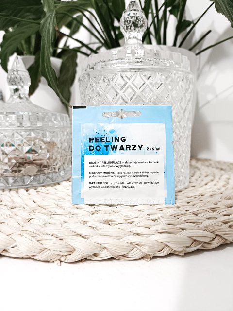 Lacura Peeling do twarzy, Z minerałami, Drobnoziarnisty, Każdy rodzaj skóry 