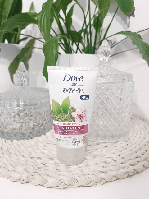 Dove Nourishing Secrets, Krem do rąk, Matcha Green Tea & Sakura Blossom