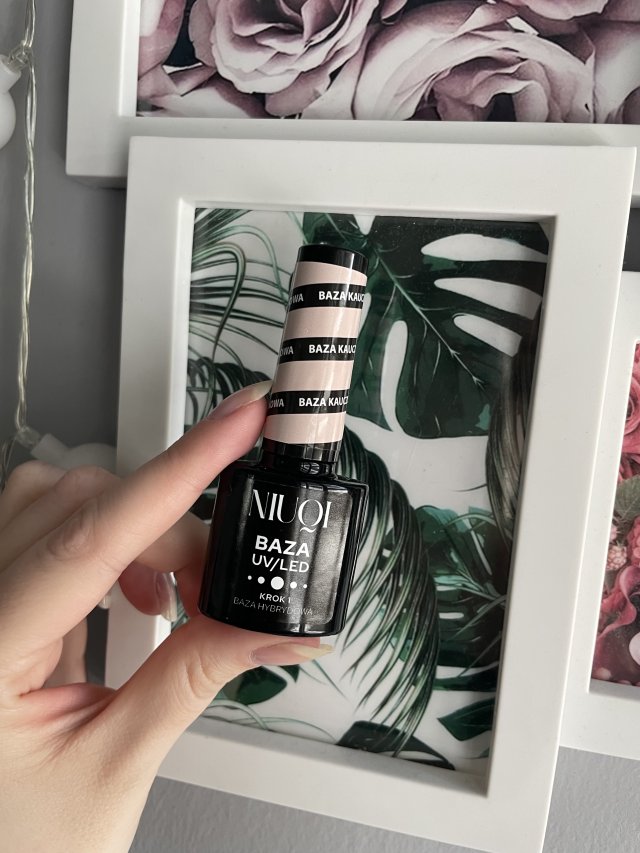 NIUQI Baza hybrydowa do paznokci, Kauczukowa, Nude