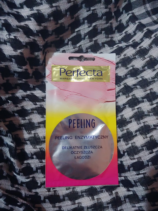 Perfecta Peeling do twarzy, Enzymatyczny, Delikatnie złuszcza, oczyszcza, łagodzi
