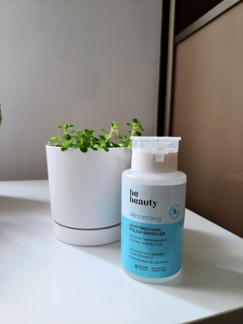BeBeauty Zmywacz do lakieru hybrydowego Ultra Strong