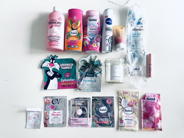 akcja denkowanie! grudzień - kosmetyki w świątecznych opakowaniach i świątecznych kolorach 🎄❄️⛄🎀🎁🎅