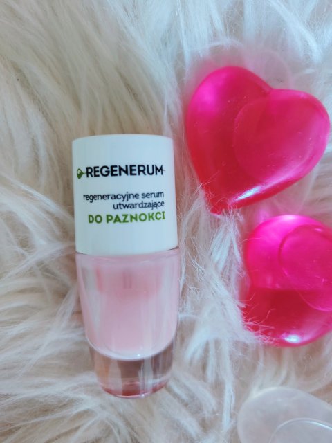 Regenerum Regeneracyjne serum do paznokci, Wzmacniająca receptura serum