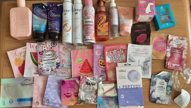 akcja denkowanie! grudzień - kosmetyki w świątecznych opakowaniach i świątecznych kolorach 🎄❄️⛄🎀🎁🎅