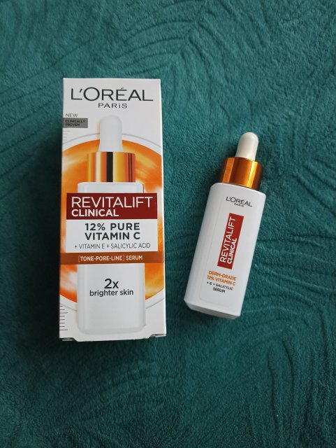 L'Oréal Revitalift Clinical, Serum do twarzy, Z 12% witaminy C + witaminą E + kwasem salicylowym
