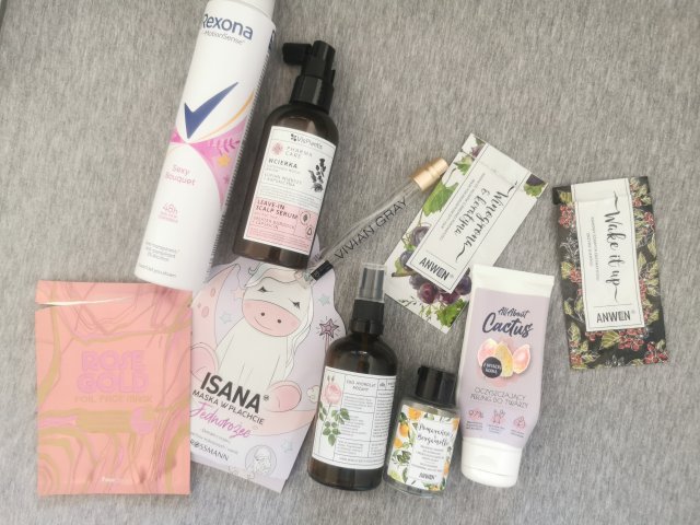 akcja denkowanie! grudzień - kosmetyki w świątecznych opakowaniach i świątecznych kolorach 🎄❄️⛄🎀🎁🎅