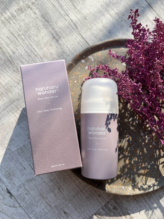 HuruHaru Wonder Black Rice Serum, Lekkie serum intensywnie nawilżające 