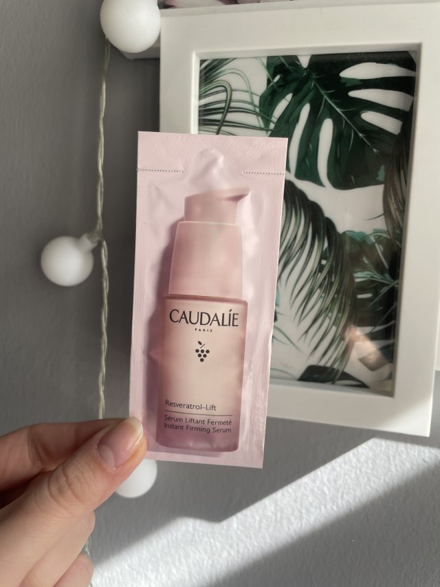 Caudalie Serum do twarzy, Resveratrol Lift