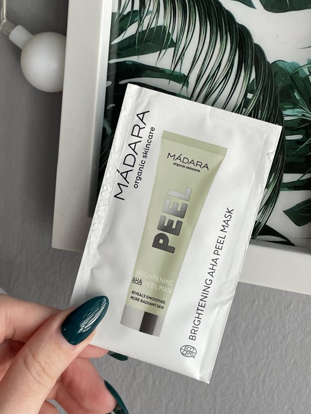Madara Cosmetics Maseczka do twarzy, Rozjaśniająca, Peelingująca, Z kwasami AHA