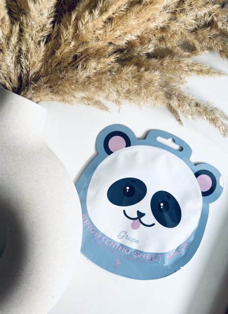 SINSAY Brightening Sheet Mask, Grape Extract & Niacinamide, Rozświetlająca maska w płacie, Ekstrakt z winogron i niacynamid, Miś panda 