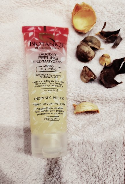 Biotaniqe Peeling do twarzy, Micro Purifying, Łagodny, Enzymatyczny, Enzym z Papai oraz kwasy AHA i BHA