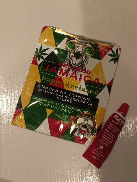 akcja denkowanie! grudzień - kosmetyki w świątecznych opakowaniach i świątecznych kolorach 🎄❄️⛄🎀🎁🎅