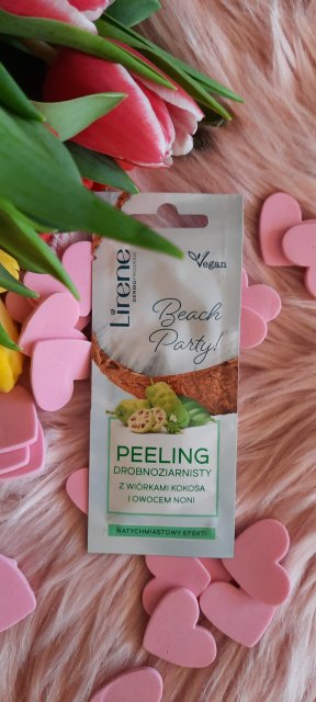 Lirene Beach Party, Peeling drobnoziarnisty do twarzy, Z wiórkami kokosa i owocem noni