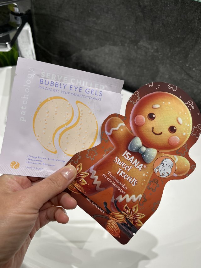 akcja denkowanie! grudzień - kosmetyki w świątecznych opakowaniach i świątecznych kolorach 🎄❄️⛄🎀🎁🎅