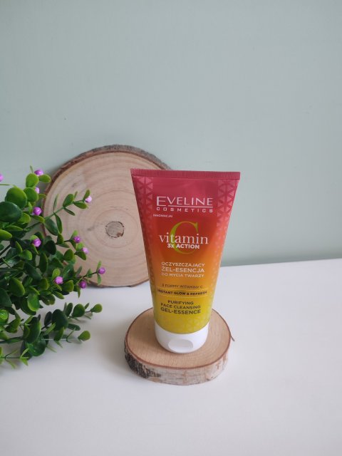 Eveline Vitamin C 3xAction, Żel-esencja do mycia twarzy, Oczyszczający 
