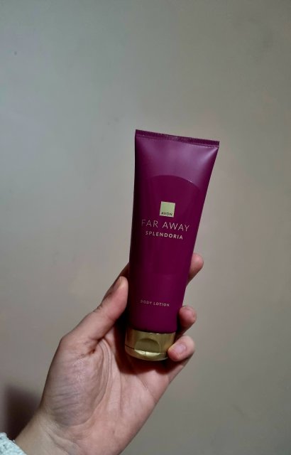 Avon Balsam do ciała, Far Away Splendoria