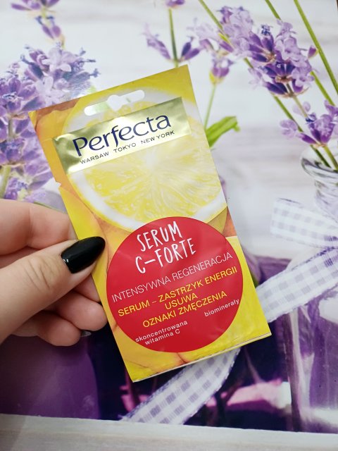Perfecta Serum C-Forte, Serum do twarzy, Intensywnie regenerujące, Zastrzyk energii usuwający oznaki zmęczenia 