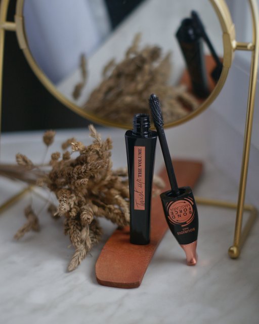 Bourjois Twist Up The Volume, wzmacniający tusz do rzęs zwiększający objętość Black