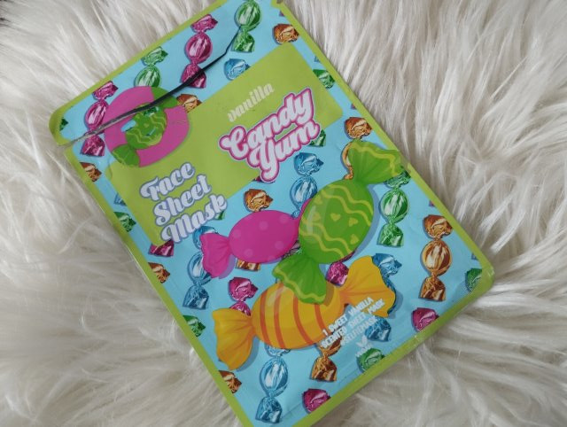 Maxbrands Marketing B.V. Face Sheet Mask, Candy Yum, Maseczka do twarzy w płacie, Zapach wanilii, Formuła nawilżająca 