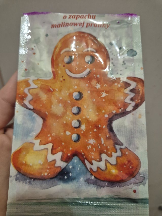 Denkowanie część druga :) Grudzień, kosmetyki w świątecznych opakowaniach lub w świątecznych kolorach: czerwonym, zielonym i złotym 