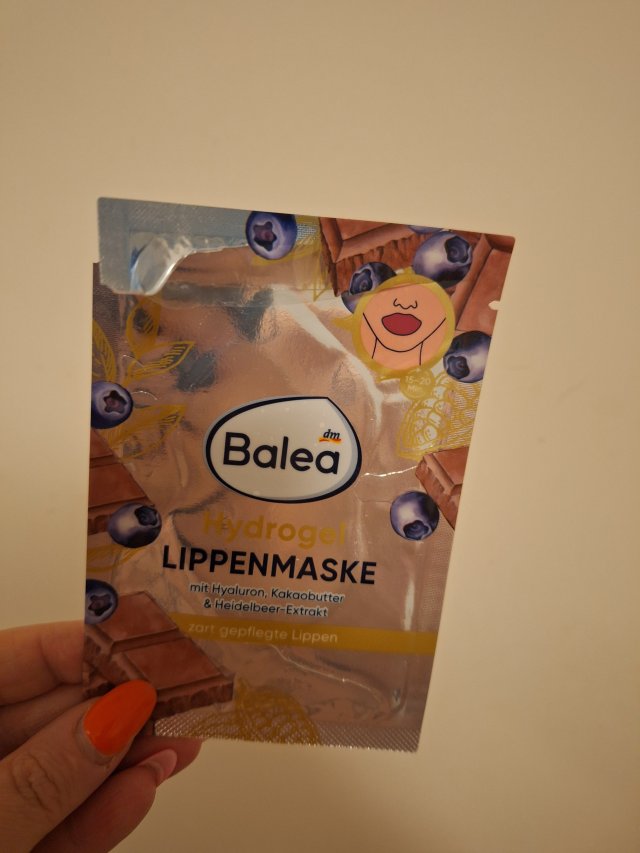 Denkowanie część druga :) Grudzień, kosmetyki w świątecznych opakowaniach lub w świątecznych kolorach: czerwonym, zielonym i złotym 