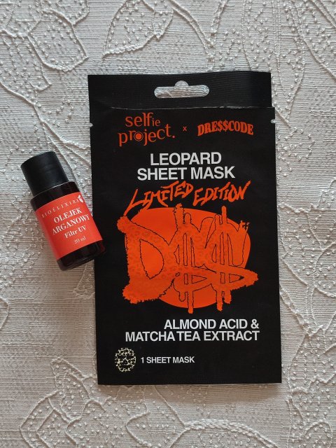 Denkowanie część druga :) Grudzień, kosmetyki w świątecznych opakowaniach lub w świątecznych kolorach: czerwonym, zielonym i złotym 