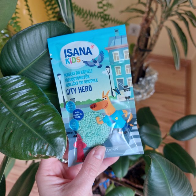 Isana Kids, Perełki do kąpieli, Owoce leśne