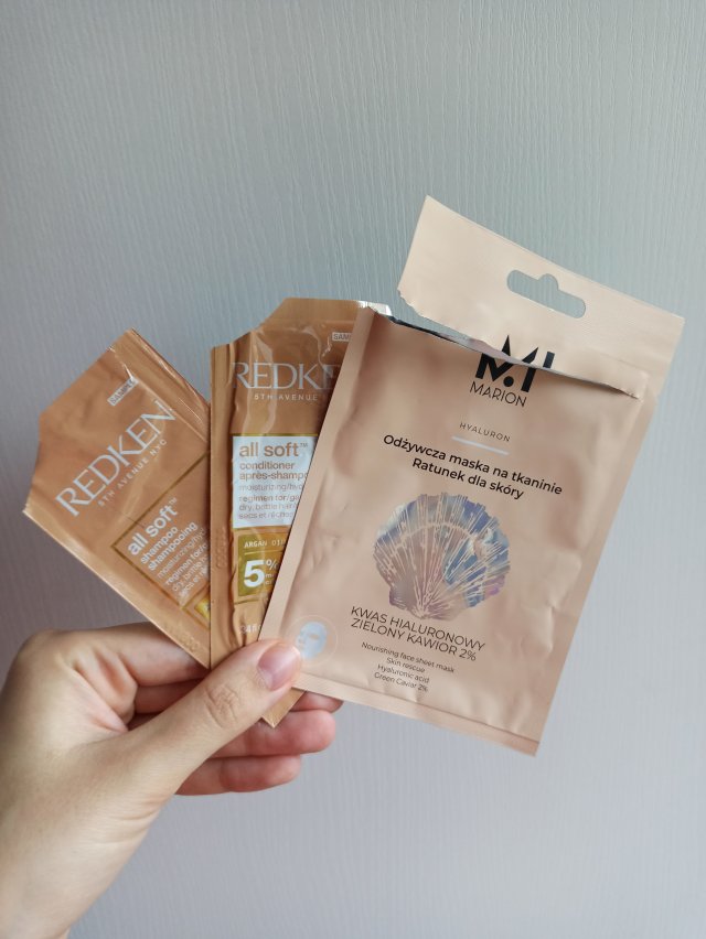 Denkowanie część druga :) Grudzień, kosmetyki w świątecznych opakowaniach lub w świątecznych kolorach: czerwonym, zielonym i złotym 