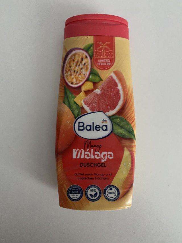 Denkowanie część druga :) Grudzień, kosmetyki w świątecznych opakowaniach lub w świątecznych kolorach: czerwonym, zielonym i złotym 